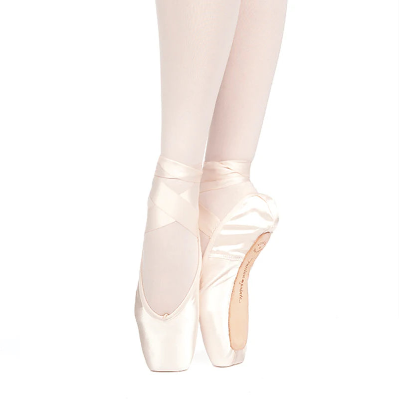 Russian Pointe Shoes–Muse–FM